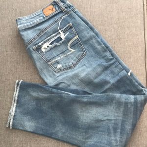 American Eagel Tomgirl jeans